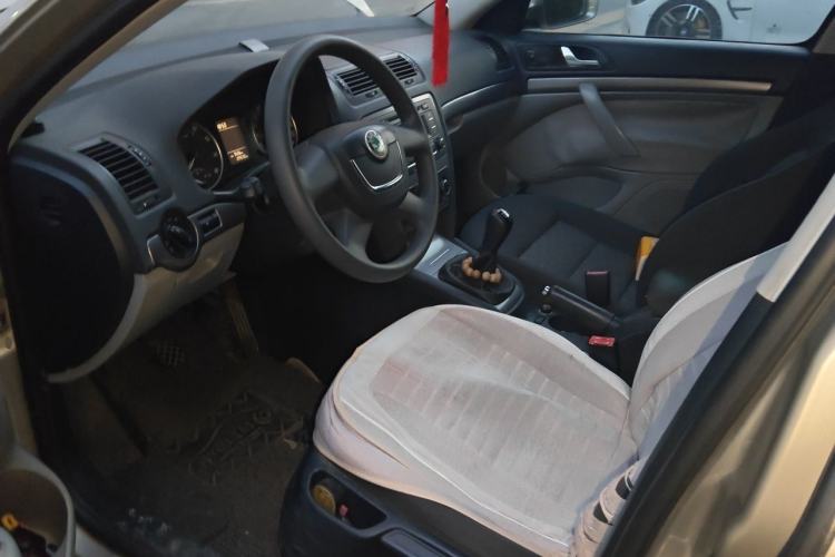 Used Skoda Octavia 2013 1.6L Manual Eado Edition Left Front Seat