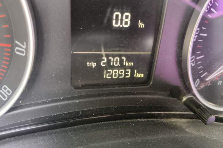 Used Skoda Octavia 2013 1.6L Manual Yijie Edition Odometer Close Up