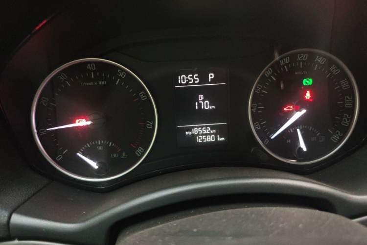 Used Skoda Octavia 2013 1.6L Automatic Yijie Edition Odometer Close Up