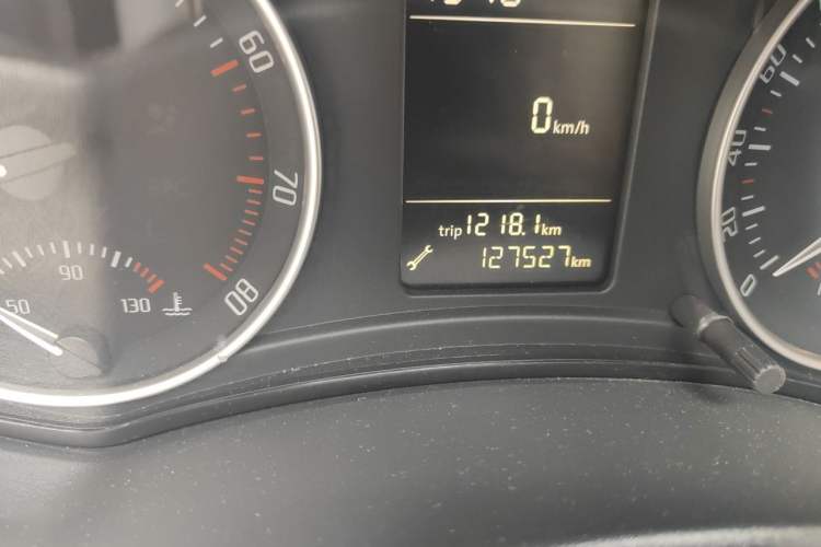Used Skoda Octavia 2013 1.6L Automatic Yijun Edition Odometer Close Up