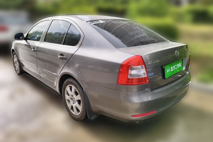 Used Skoda Octavia 2013 1.6L Manual Yijie Edition Rear Left 45 Deg
