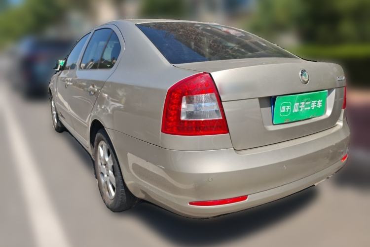 Used Skoda Octavia 2013 1.6L Automatic Yijie Edition Rear Left 45 Deg