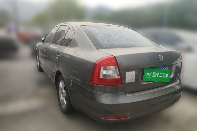 Used Skoda Octavia 2013 1.6L Manual Yijie Edition Rear Left 45 Deg