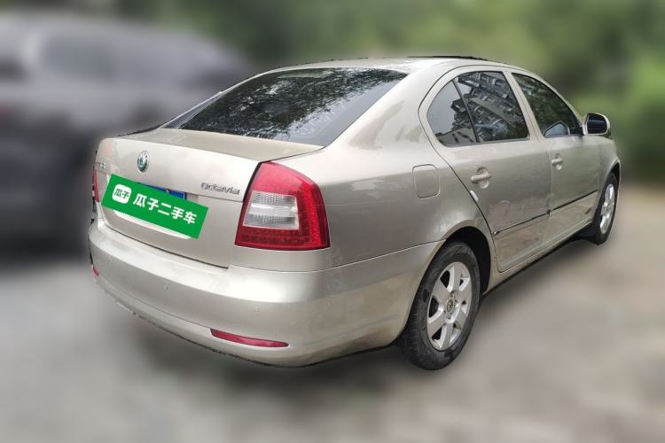 Used Skoda Octavia 2013 1.6L Automatic Yijun Edition Rear Right 45 Deg