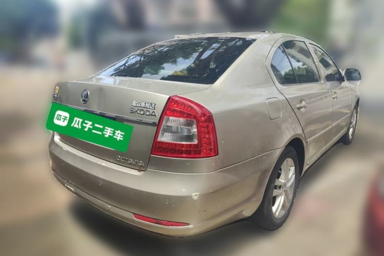 Used Skoda Octavia 2013 1.6L Automatic Yijun Edition Rear Right 45 Deg