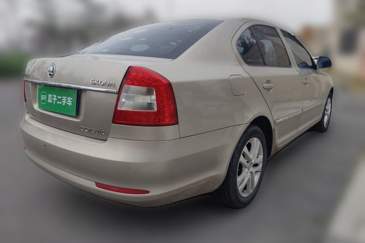 Used Skoda Octavia 2013 1.6L Automatic Yijun Edition Rear Right 45 Deg