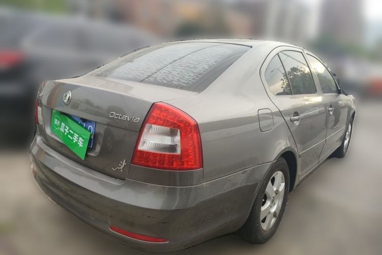 Used Skoda Octavia 2013 1.6L Manual Yijie Edition Rear Right 45 Deg