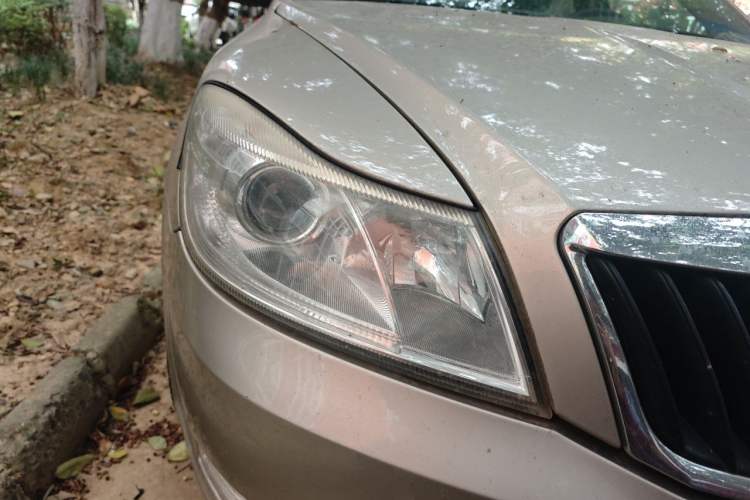 Used Skoda Octavia 2013 1.6L Automatic Yijie Edition Right Front Headlight