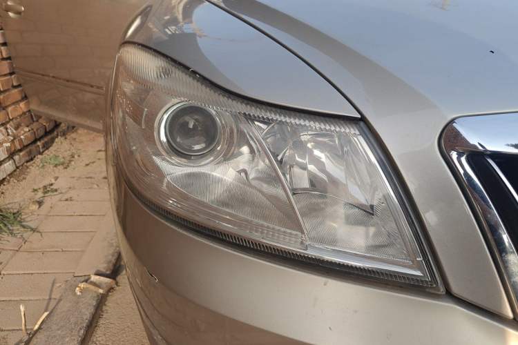 Used Skoda Octavia 2013 1.6L Automatic Yijun Edition Right Front Headlight