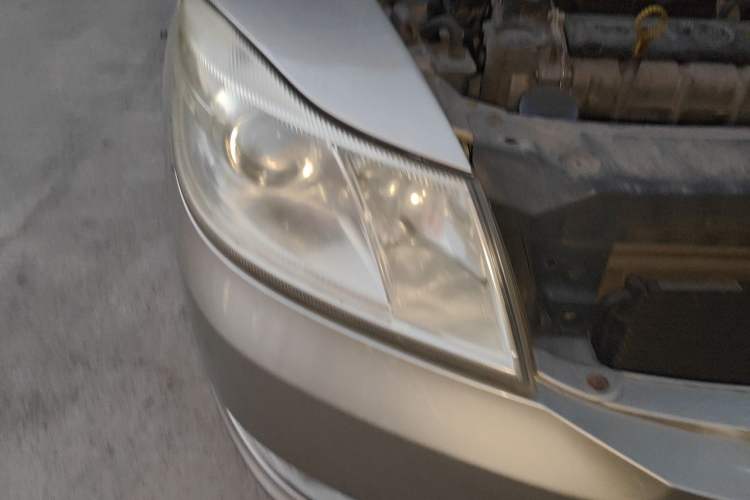 Used Skoda Octavia 2013 1.6L Manual Eado Edition Right Front Headlight