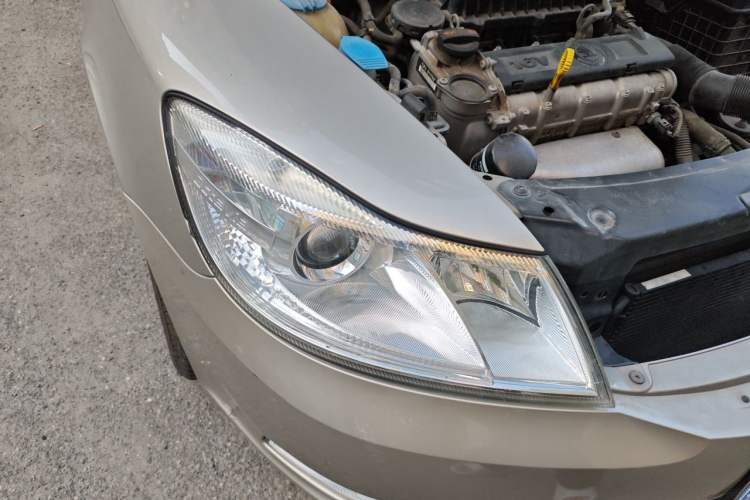 Used Skoda Octavia 2013 1.6L Automatic Yijun Edition Right Front Headlight