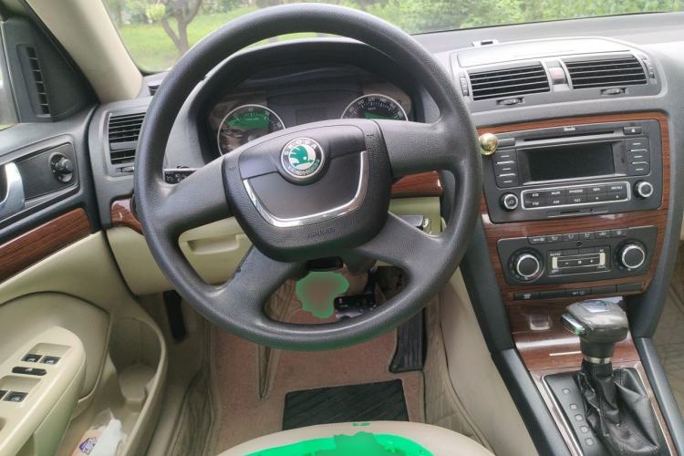 Used Skoda Octavia 2013 1.6L Automatic Yijun Edition Steering Wheel