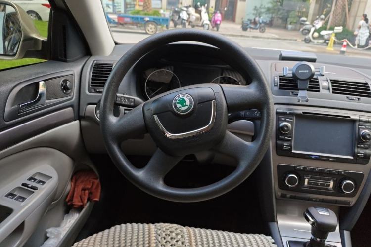 Used Skoda Octavia 2013 1.6L Automatic Yijun Edition Steering Wheel