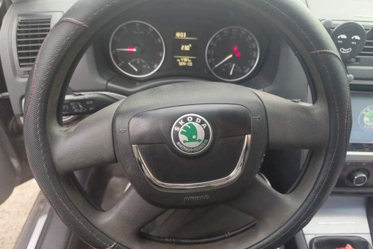 Used Skoda Octavia 2013 1.6L Manual Yijie Edition Steering Wheel