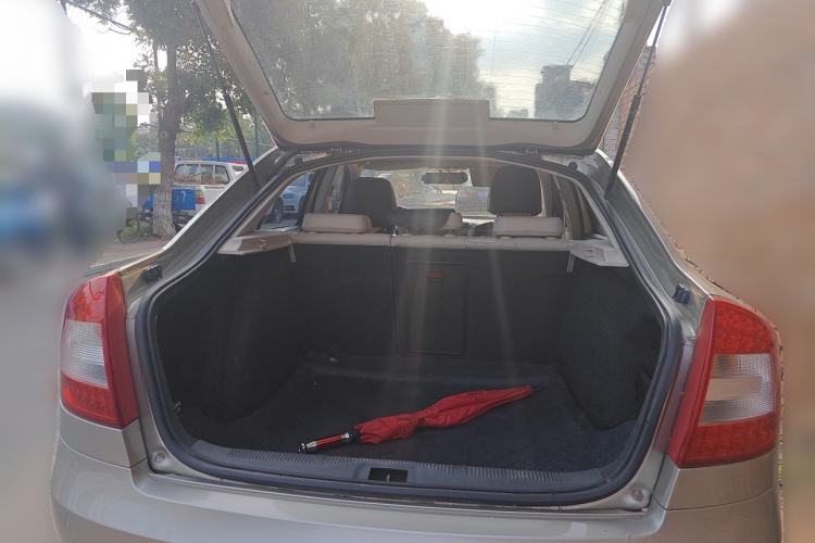 Used Skoda Octavia 2013 1.6L Automatic Yijun Edition Trunk