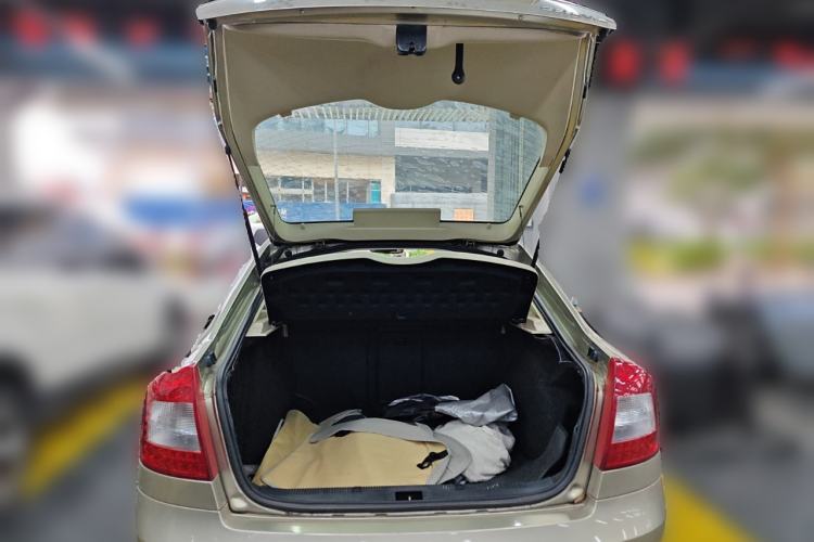 Used Skoda Octavia 2013 1.6L Automatic Yijun Edition Trunk