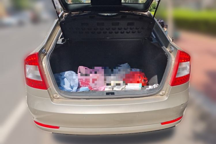 Used Skoda Octavia 2013 1.6L Automatic Yijie Edition Trunk