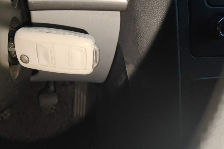 Used Skoda Octavia 2013 1.6L Manual Eado Edition Vehicle Key