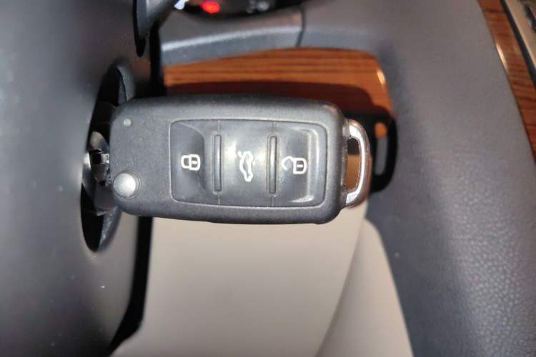 Used Skoda Octavia 2013 1.6L Automatic Yijun Edition Vehicle Key