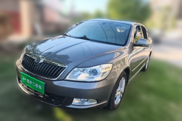 Used Skoda Octavia 2013 1.6L Automatic Yijun Edition Guazi used car, China used car export, Used car for sale, Used cars, Cheapest cars for sale
