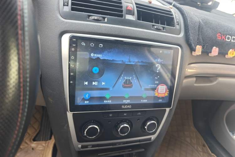 Used Skoda Octavia 2013 1.6L Manual Yijie Edition Audio And AC Panel