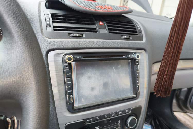 Used Skoda Octavia 2013 1.4TSI Manual Yijun Edition Audio And AC Panel