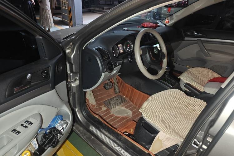 Used Skoda Octavia 2013 1.6L Automatic Yijie Edition Driver Seat