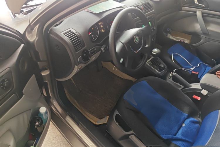 Used Skoda Octavia 2013 1.6L Automatic Yijie Edition Driver Seat