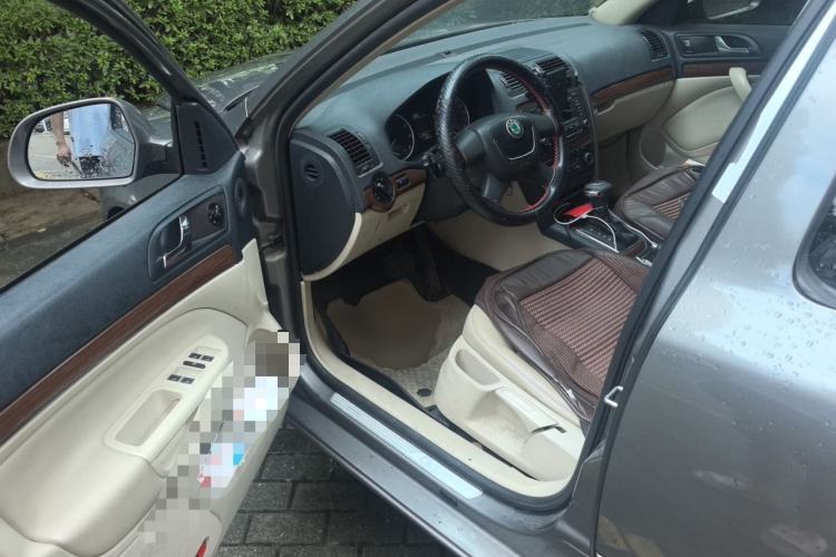 Used Skoda Octavia 2013 1.6L Automatic Yijun Edition Driver Seat
