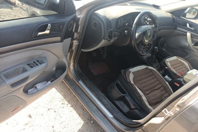 Used Skoda Octavia 2013 1.6L Manual Yijie Edition Driver Seat
