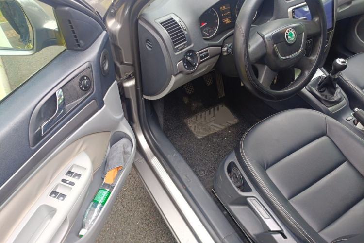 Used Skoda Octavia 2013 1.6L Manual Yijie Edition Driver Seat