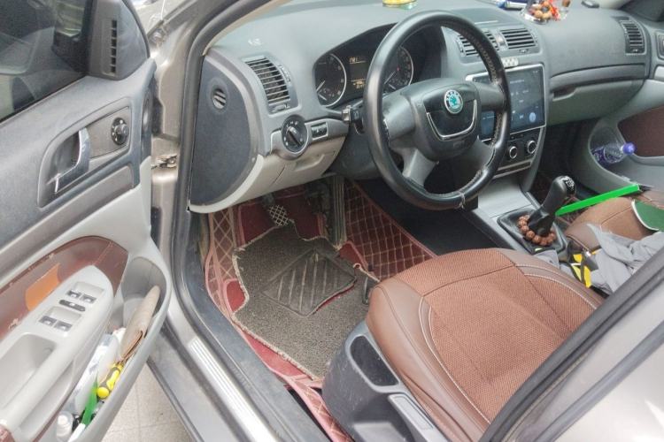 Used Skoda Octavia 2013 1.6L Manual Yijie Edition Driver Seat