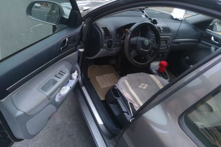 Used Skoda Octavia 2013 1.6L Automatic Yijie Edition Driver Seat