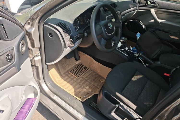 Used Skoda Octavia 2013 1.6L Automatic Yijie Edition Driver Seat
