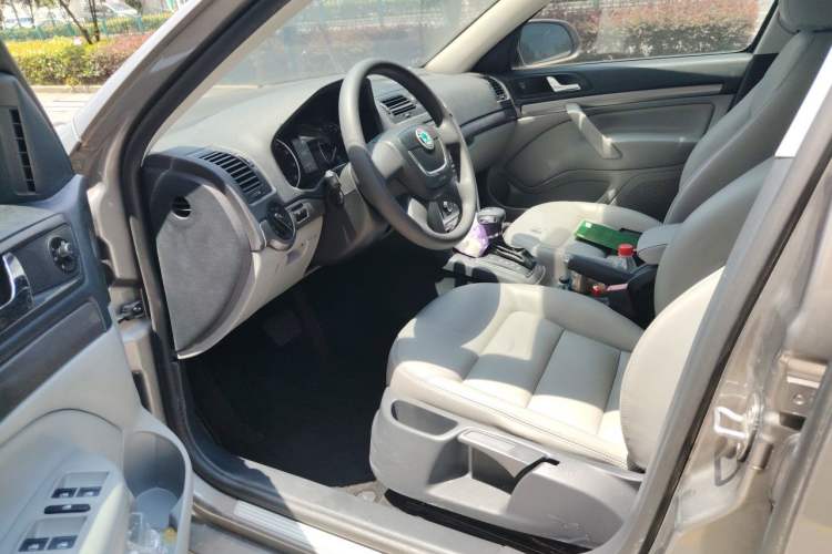Used Skoda Octavia 2013 1.6L Automatic Yijun Edition Driver Seat