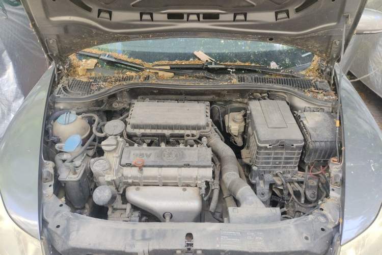 Used Skoda Octavia 2013 1.6L Automatic Yijie Edition Engine Bay