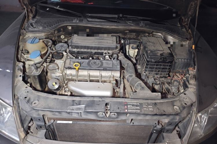 Used Skoda Octavia 2013 1.6L Automatic Yijie Edition Engine Bay