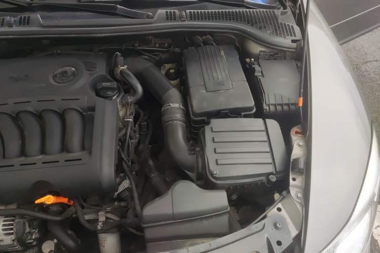 Used Skoda Octavia 2013 2.0L Automatic Yijie Edition Engine Bay Left