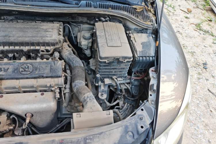 Used Skoda Octavia 2013 1.6L Automatic Yijie Edition Engine Bay Left