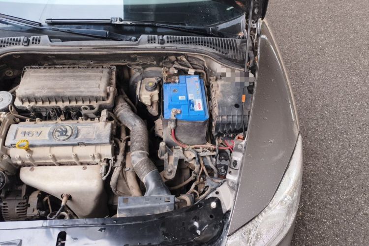 Used Skoda Octavia 2013 1.6L Manual Yijun Edition Engine Bay Left