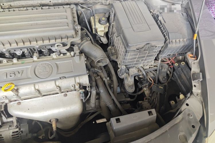 Used Skoda Octavia 2013 1.6L Automatic Yijie Edition Engine Bay Left