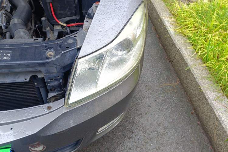 Used Skoda Octavia 2013 1.6L Manual Yijie Edition Engine Bay Left