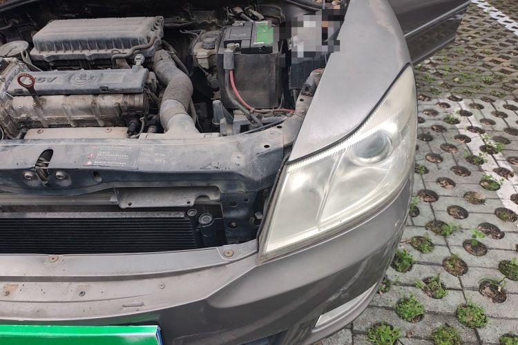 Used Skoda Octavia 2013 1.6L Manual Yijun Edition Engine Bay Left