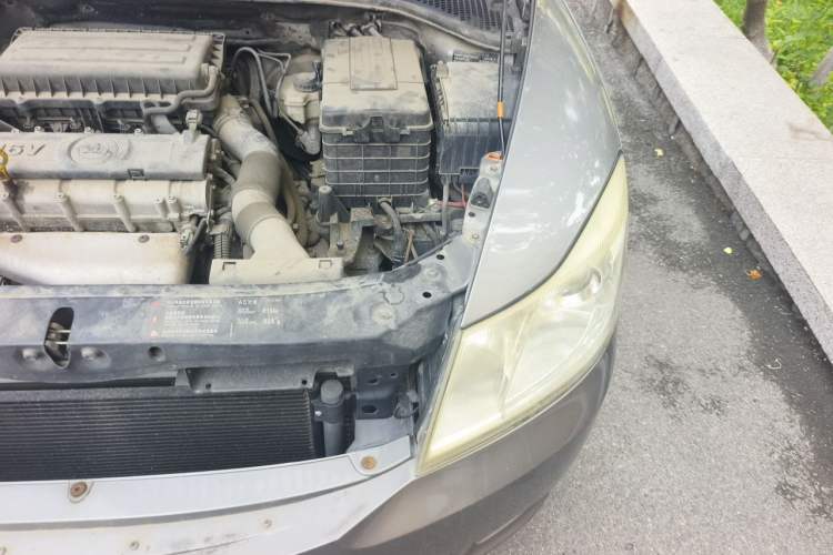 Used Skoda Octavia 2013 1.6L Automatic Yijie Edition Engine Bay Left