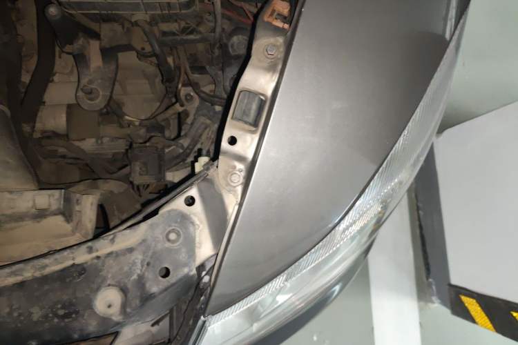 Used Skoda Octavia 2013 1.6L Automatic Yijie Edition Engine Bay Left