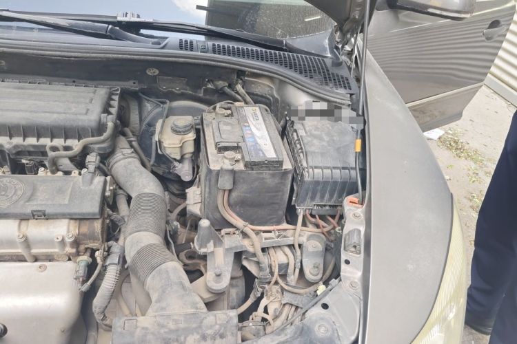Used Skoda Octavia 2013 1.6L Manual Yijun Edition Engine Bay Left