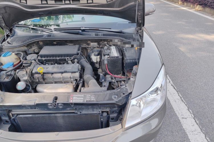 Used Skoda Octavia 2013 1.6L Manual Yijie Edition Engine Bay Left