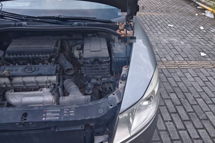 Used Skoda Octavia 2013 1.6L Automatic Elegance Edition Engine Bay Left