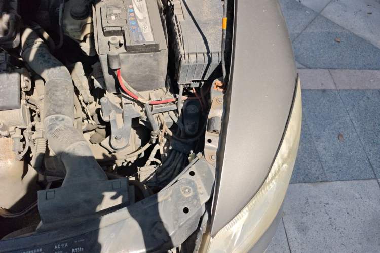 Used Skoda Octavia 2013 1.6L Manual Yijie Edition Engine Bay Left