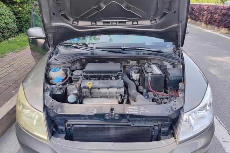 Used Skoda Octavia 2013 1.6L Manual Yijie Edition Engine Bay